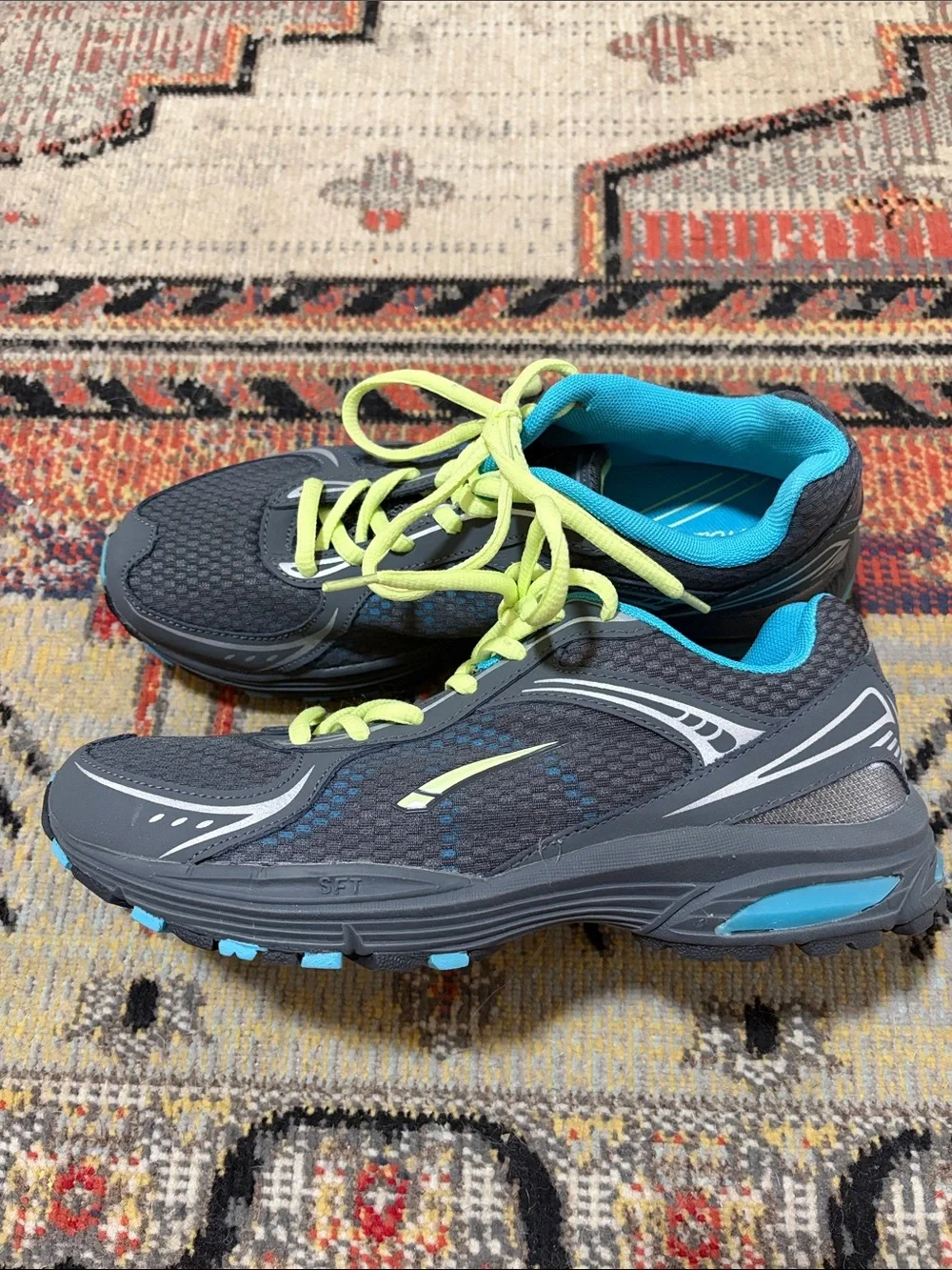 L.A. Gear Gray Athletic Shoes with Neon Yellow Laces and Turquoise Lining